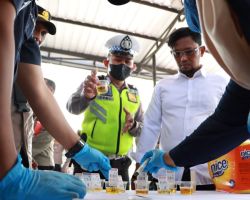 Ratusan Personel Polresta Mojokerto Jalani Tes Urine Mendadak