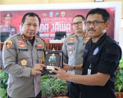 Kapolda Jatim Kunjungan Kerja dan Silaturahmi di SMA 2 Taruna Bhayangkara, Banyuwangi