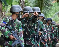 PRAJURIT YONARHANUD 2 MARINIR LATIHAN SANJAK DAN IMMP DI GUNUNG PERKUL MALANG