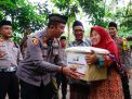 Kapolres Jombang Sapa Warga di Bulan Ramadhan Dengan Berbagi Paket Sembako