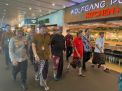 Kapolres Bandara Ngurah Rai Dampingi Gubernur Bali Sambut Kedatangan Perdana Pesawat Super Jumbo Emirat Airline