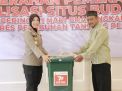 Polres Pelabuhan Tanjungperak Salurkan Bantuan Gerobak Angkringan Bhayangkara ke Pelaku UMKM