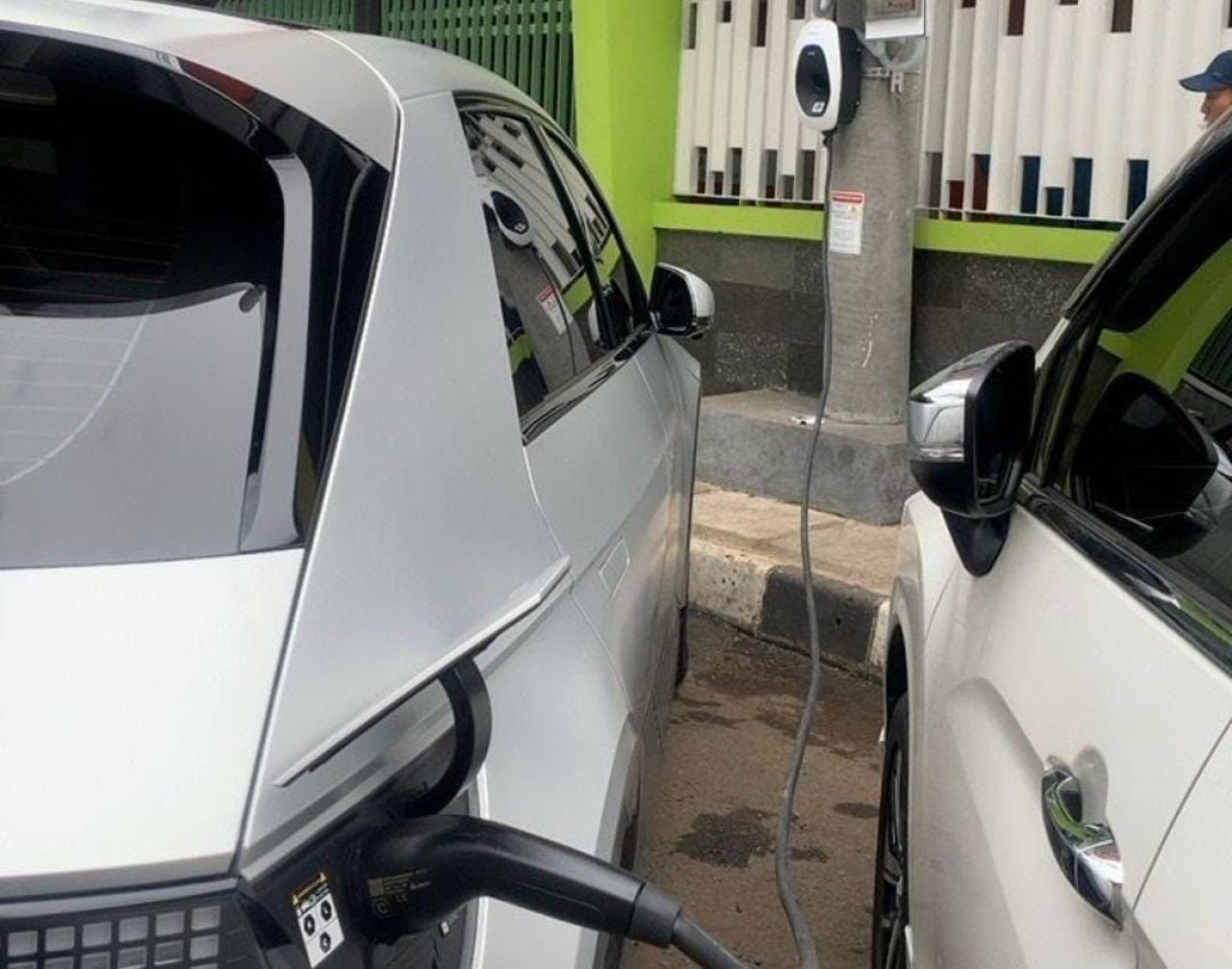 Inovasi Terbaru PLN, Tiang Listrik Dijadikan SPKLU, Ekosistem EV Makin Menarik