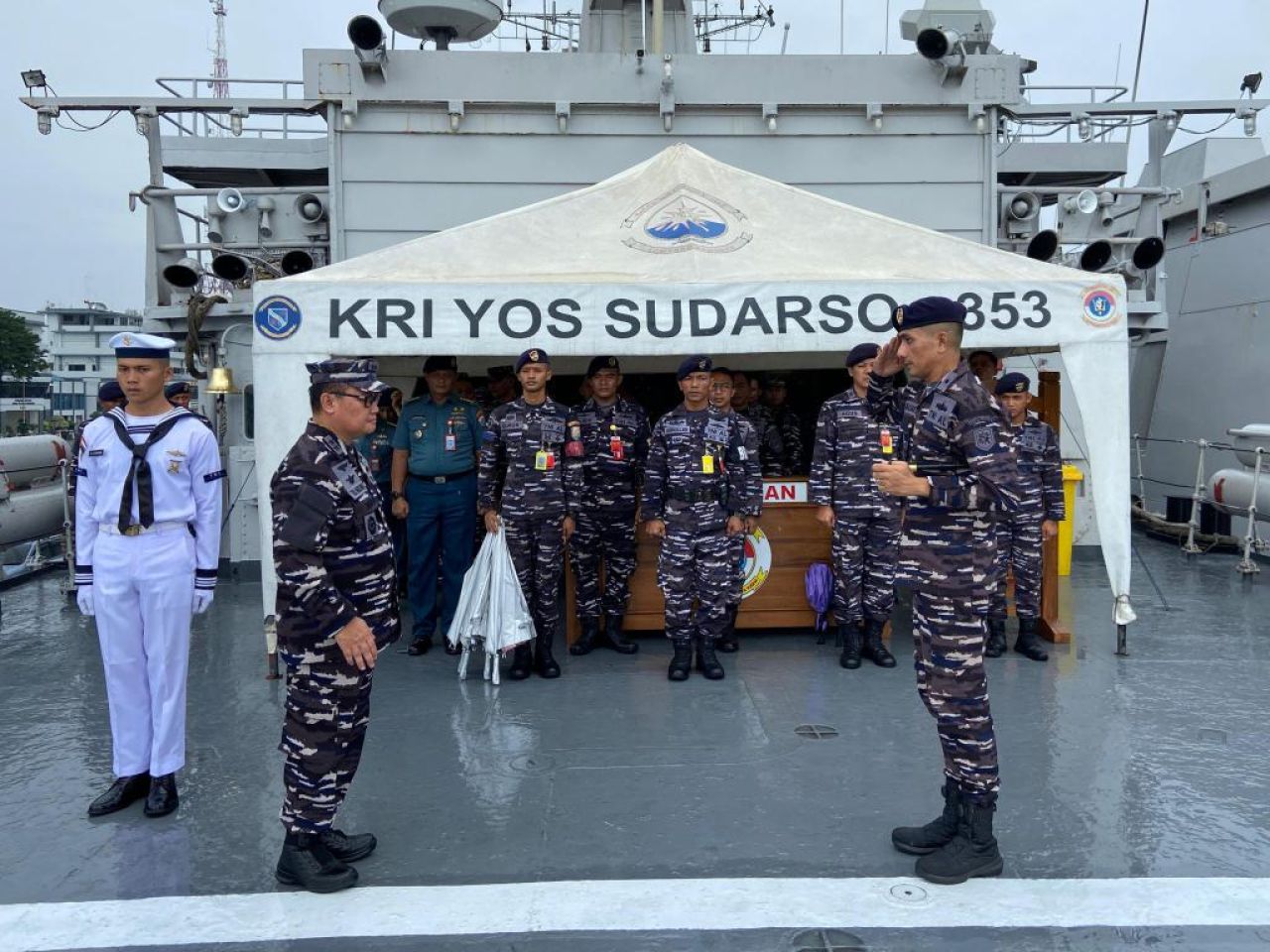 KRI YOS-353 TERIMA KUNJUNGAN ASKOMLEK KASAL.