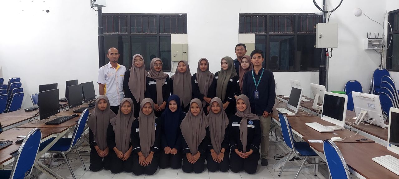 Peran Aktif Pendidikan, PLN Icon Plus Ikut Uji Kompetensi Siswa SMK Muhammadiyah 8 Siliragung