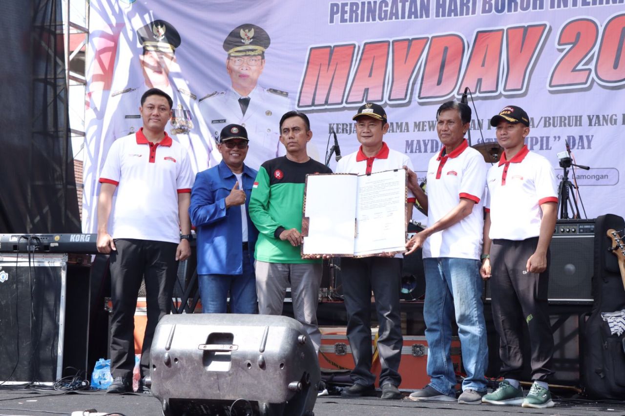 Hari Buruh Sedunia Forkopimda Lamongan bersama SPSI Gelar Deklarasi Damai 