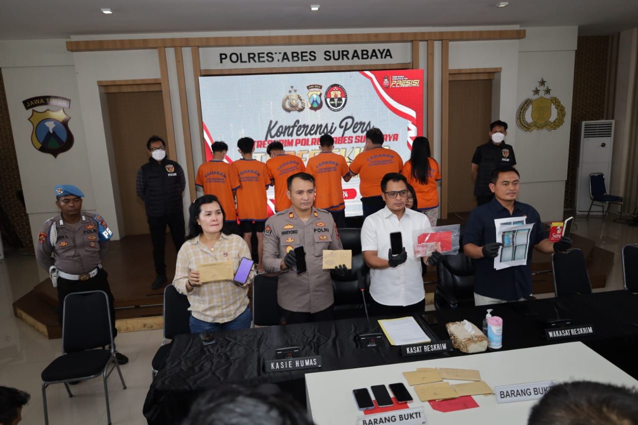 Polrestabes Surabaya Berhasil Ungkap TPPO Dibawah Umur Modus Aplikasi 7 Tersangka Diamankan