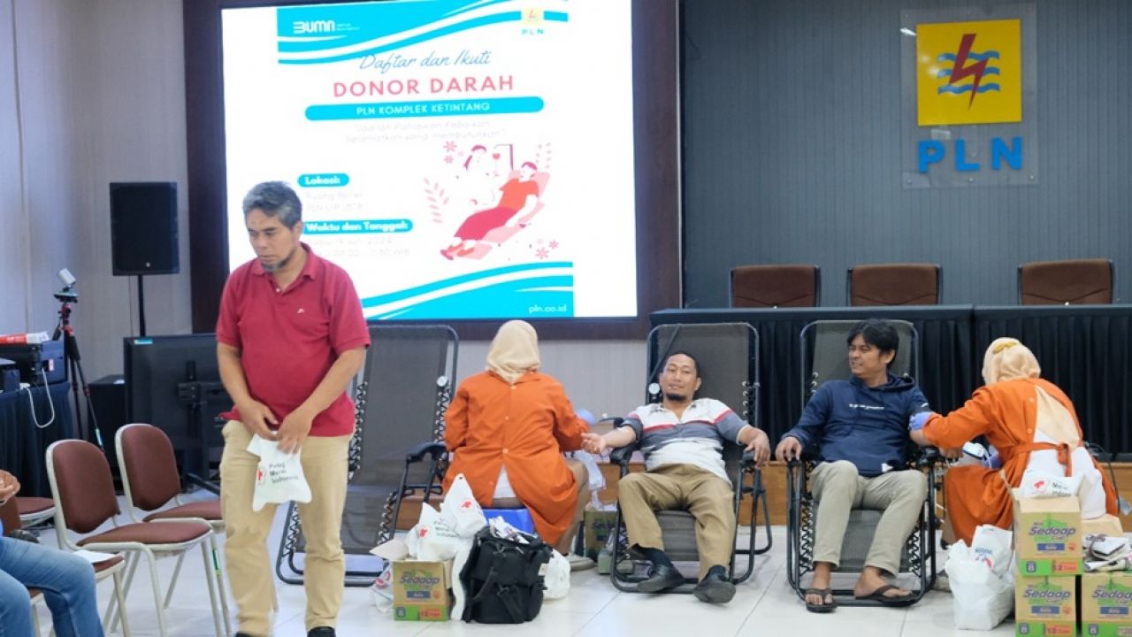 Jadilah Pahlawan Kebaikan: PT PLN (Persero) UIP JBTB Gelar Donor Darah Tahunan di Kompleks Ketintang