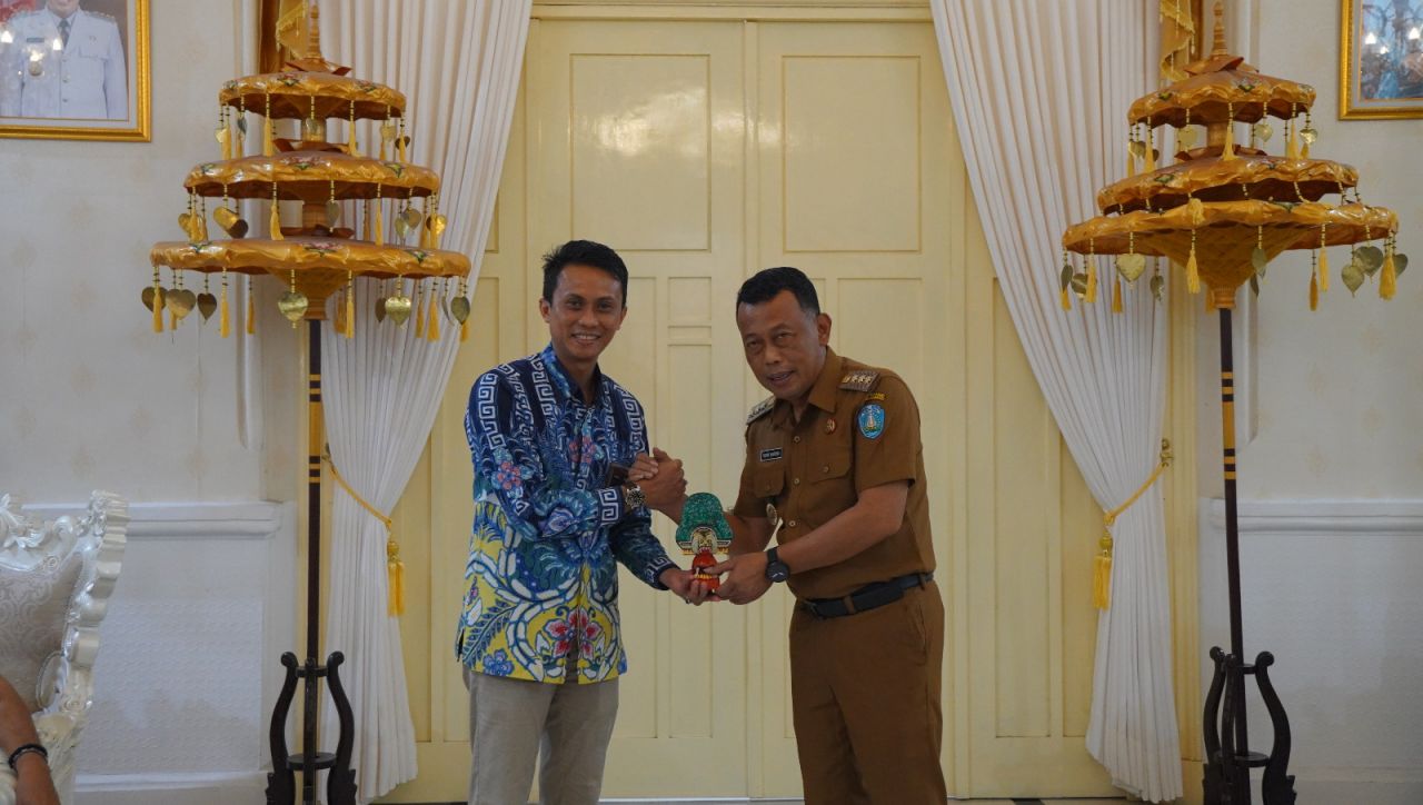 Bersama Green Energy Menuju Net Zero Emission, PLN Icon Plus dan PLN UP3 Ponorogo Tandatangani MoU