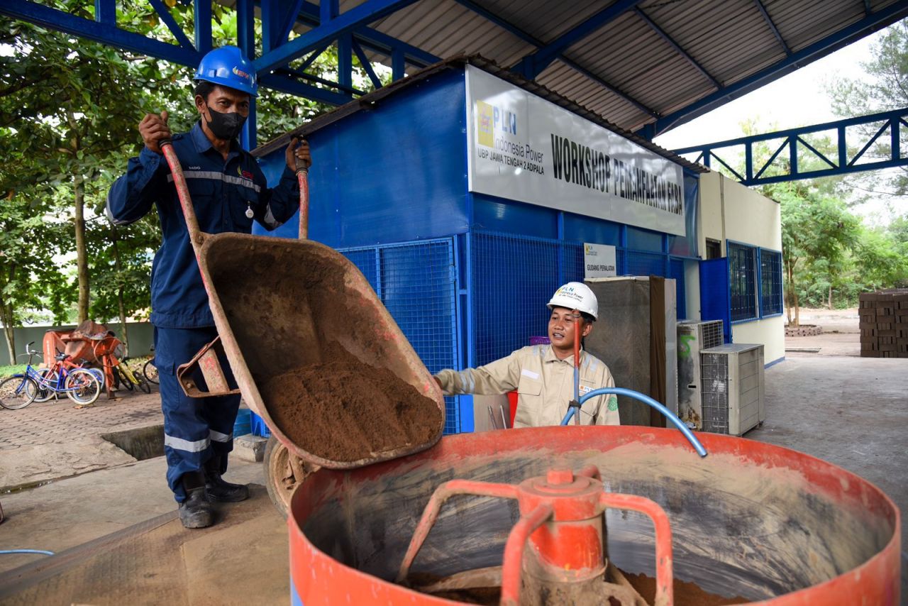 ESG, Sepanjang 2024, 3,4 Juta Ton FABA dari PLN Dimanfaatkan Jadi Berbagai Bahan Pendukung Infrastruktur Masyarakat