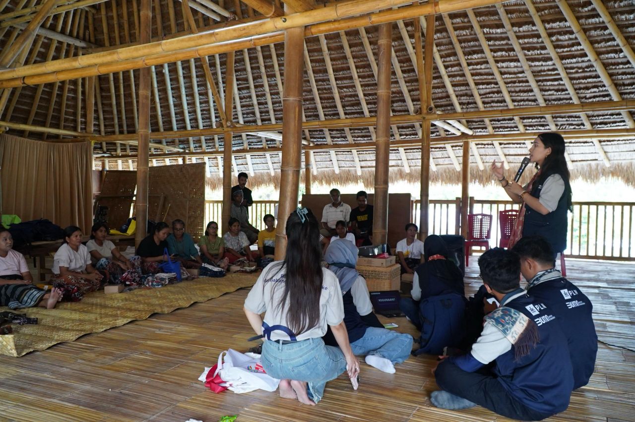 PLN Gelar Relawan Bakti BUMN di Sumba Timur, Kolaborasi Kementerian dan Lintas BUMN Untuk Pengabdian Masyarakat