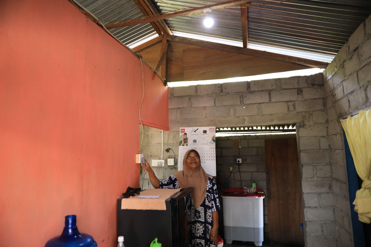 Memperingati Hari Kartini, "Dulu Terbatas, Kini Terang Sepanjang Hari", Warga Pulau Parit Nikmati Listrik PLN 24 Jam