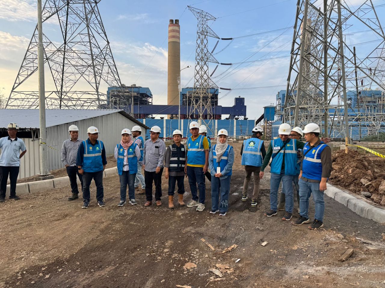 Bukti Listrik untuk Rakyat: EVP MKJ dan GM PLN UIP JBTB Tinjau Proyek GISTET 500 kV Paiton dan Transmisi