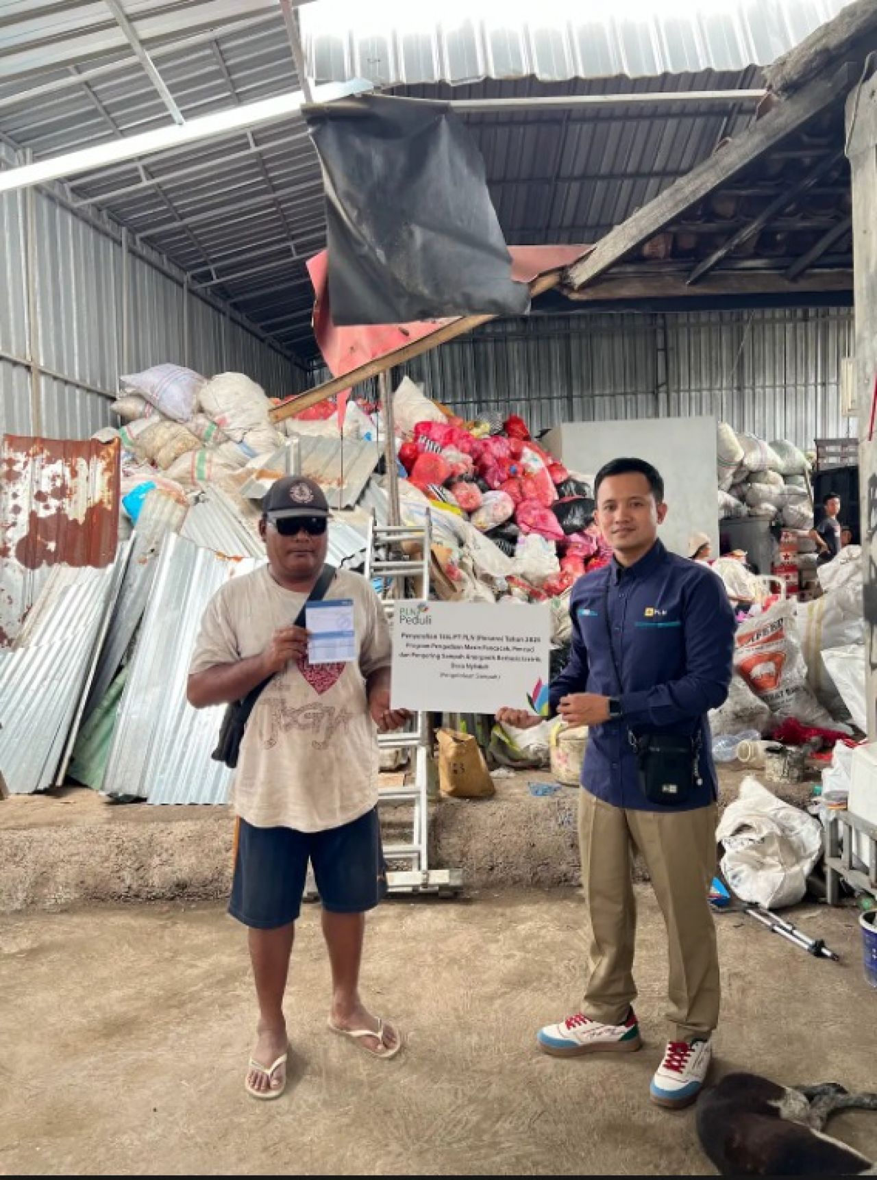 PLN UIP JBTB dan Pemerintah Desa Nyitdah: Aksi Nyata Listrik untuk Rakyat, Dukung Pengelolaan Sampah di Bali