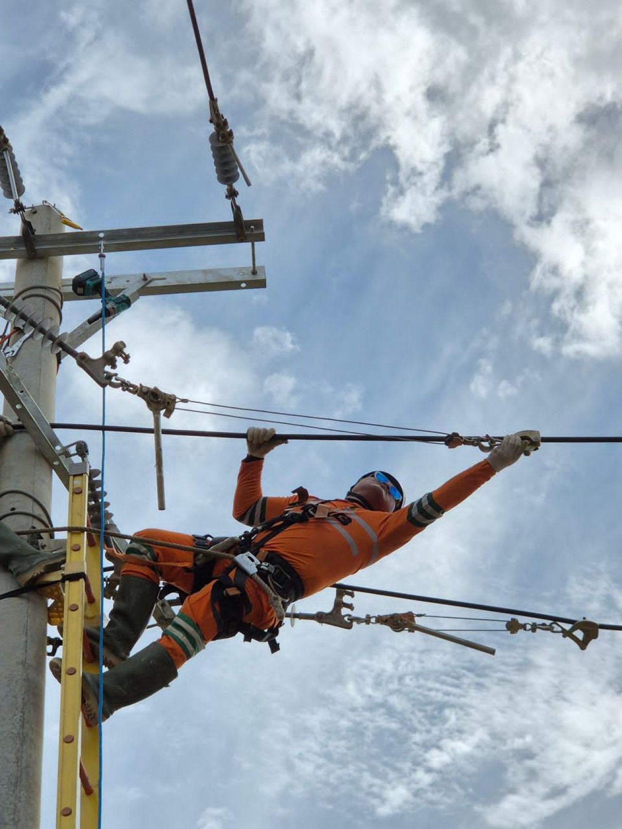 Sistem Kelistrikan Aceh Pulih, Seluruh Gardu Induk Beroperasi Normal, Kini PLN Lanjutkan Pemulihan Distribusi Hingga ke Masyarakat