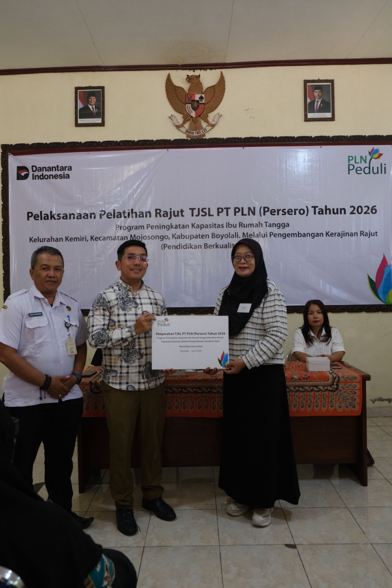 Sasar Pasar Internasional, PLN UIP JBTB Berdayakan Kelompok Wanita Boyolali Lewat Pelatihan Merajut