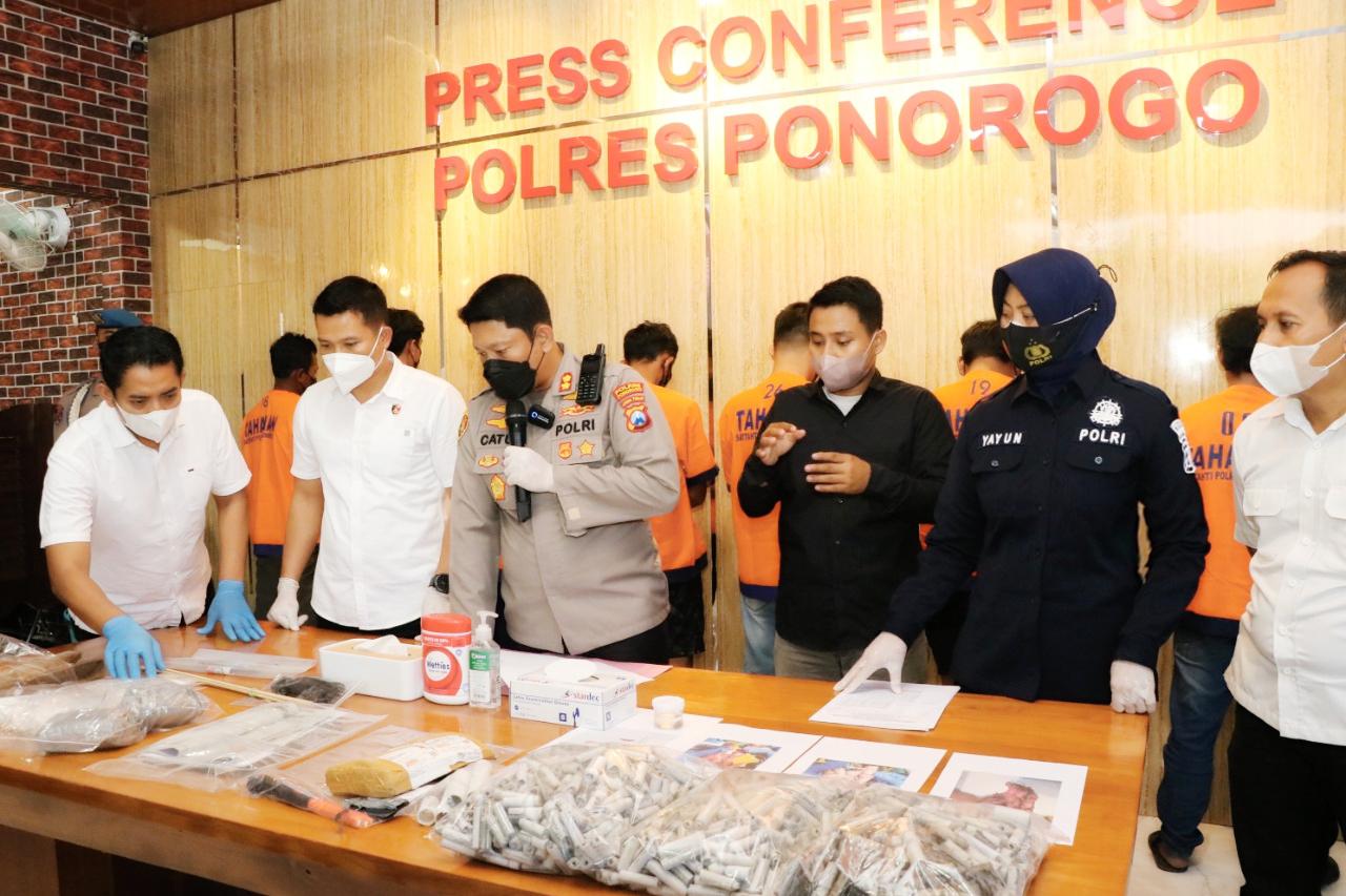Polres Ponorogo Menetapkan Tujuh Tersangka Kasus Petasan Meledak
