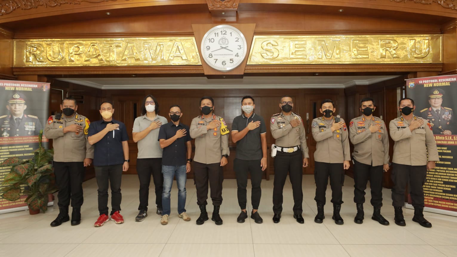 Kapolda Jatim Menerima Audiensi mainsepeda.com dan DBL Indonesia