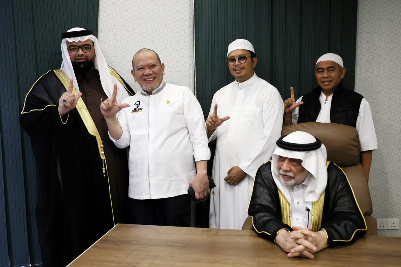 Dijamu Makan Pemegang Kunci Kabah, LaNyalla Didoakan Bermanfaat Bagi Indonesia