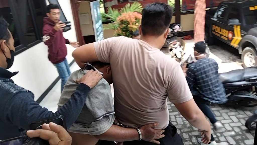 Kurang dari Dua Jam,Polisi Berhasil Menangkap Pelaku Perampokan Toko Emas