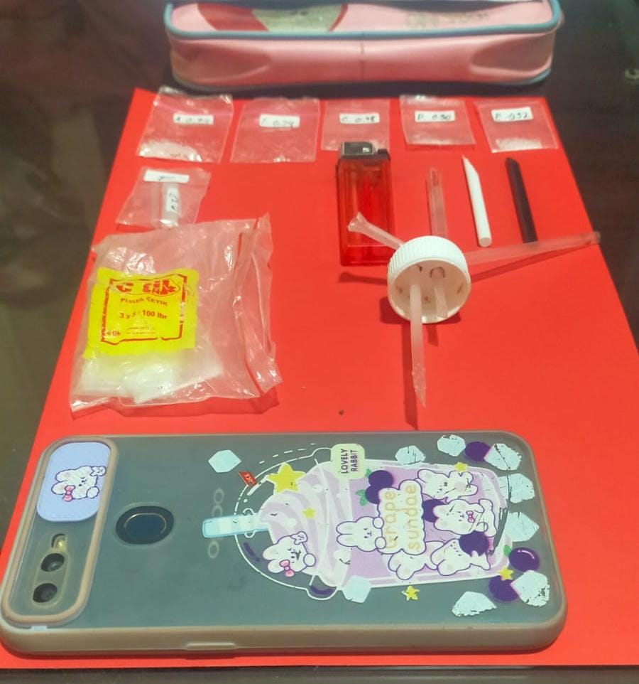 Polres Mojokerto Berhasil Mengamankan 6 Paket Sabu dari Dua Orang Terduga Pengedar