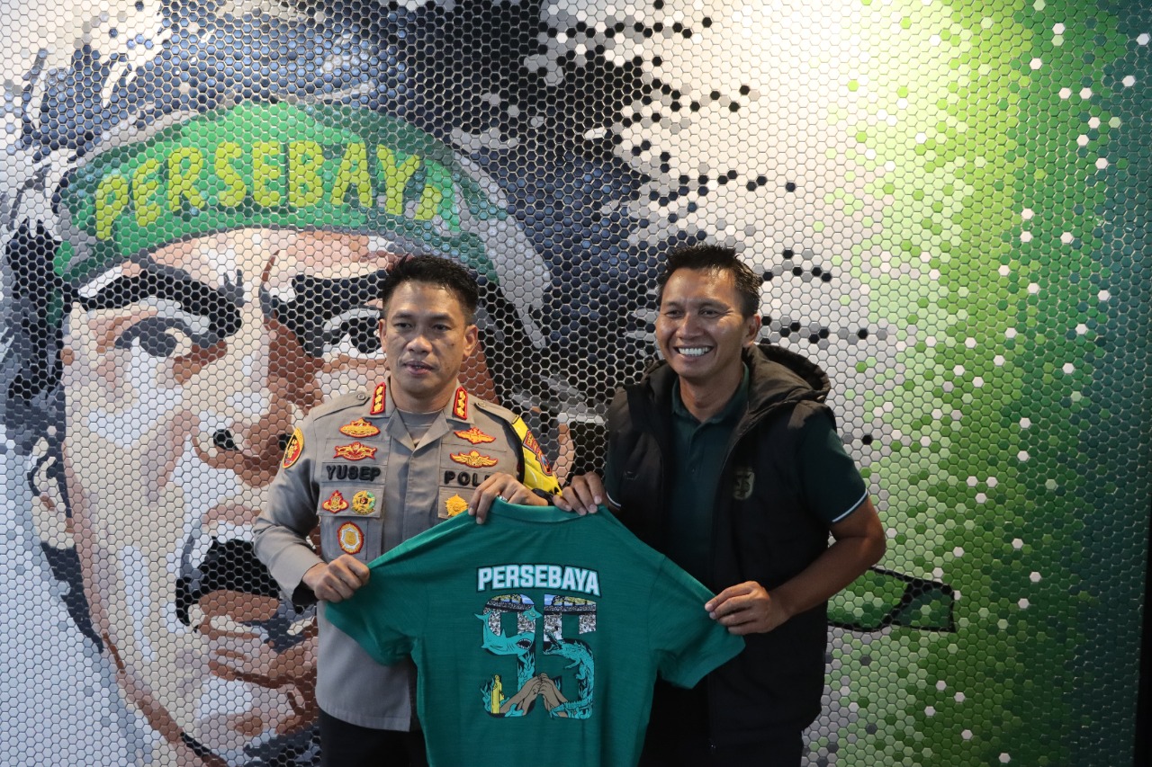 Kapolrestabes Surabaya Ajak Bonek Merayakan Anniversary 95 th Persebaya Nobar di Mako Polrestabes