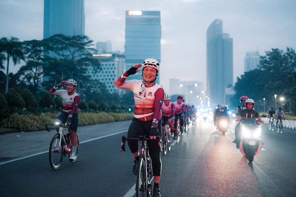 Tergabung dalam Regu Bima, Kapolda Jatim Ikuti Sepeda Beregu Presisi Khatulistiwa