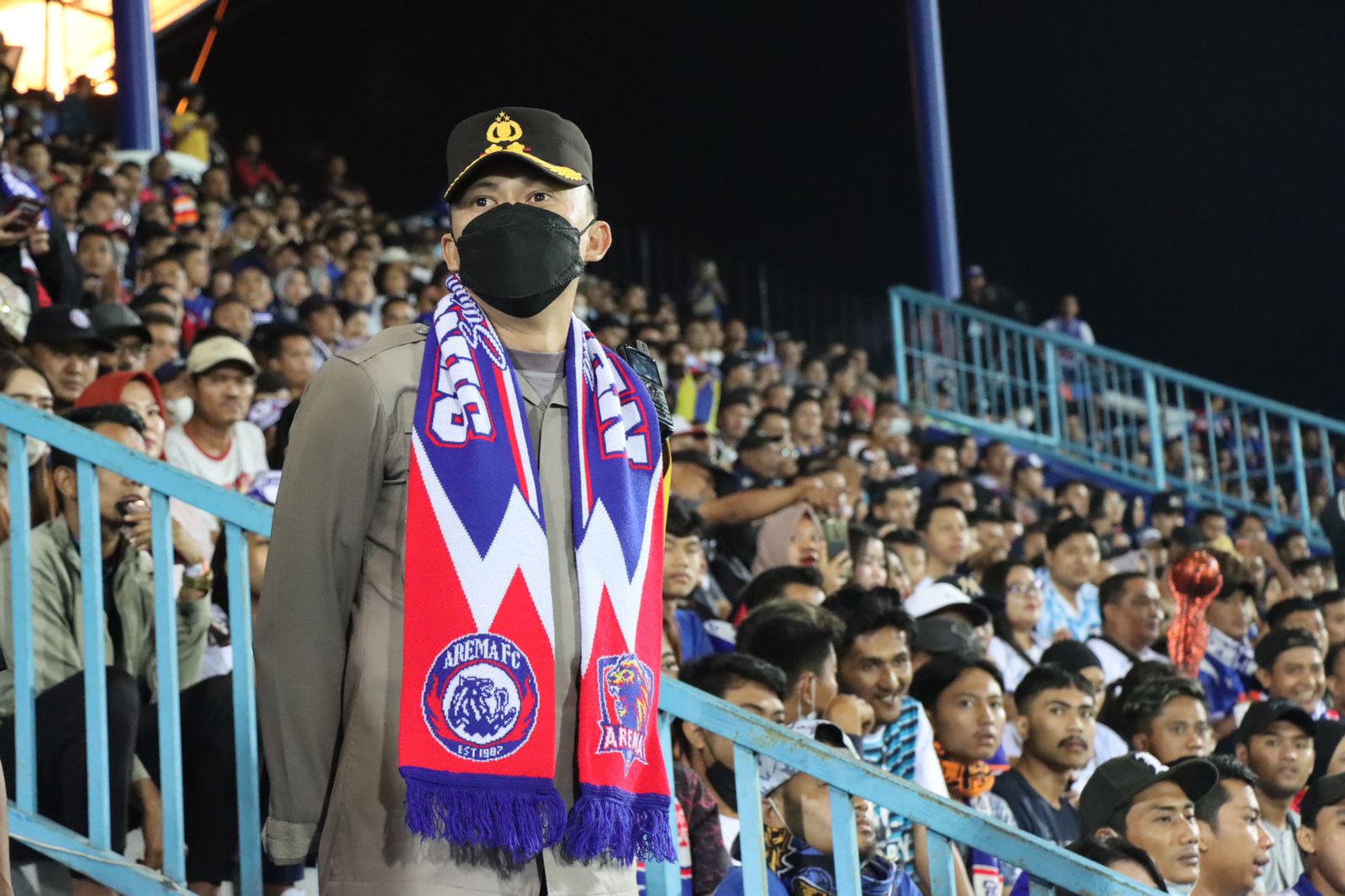 Final Piala Presiden 2022 di Kanjuruan Aman, Aremania Berikan Apresiasi Polres Malang