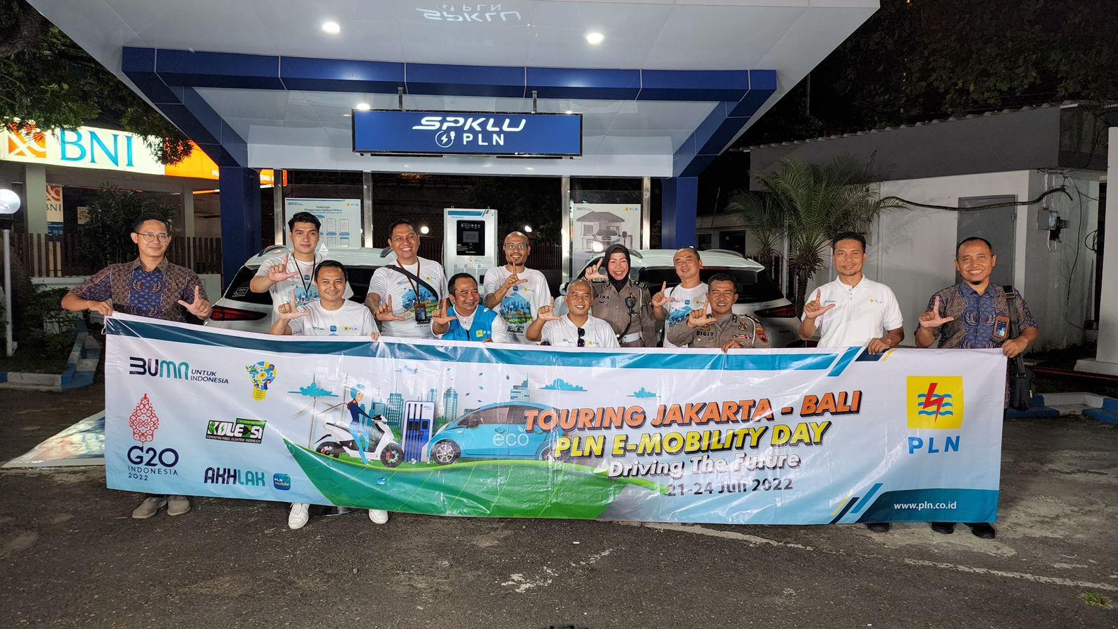 Cek di Sini! 9 Tips Aman dan Nyaman Bepergian Jauh Pakai Mobil Listrik