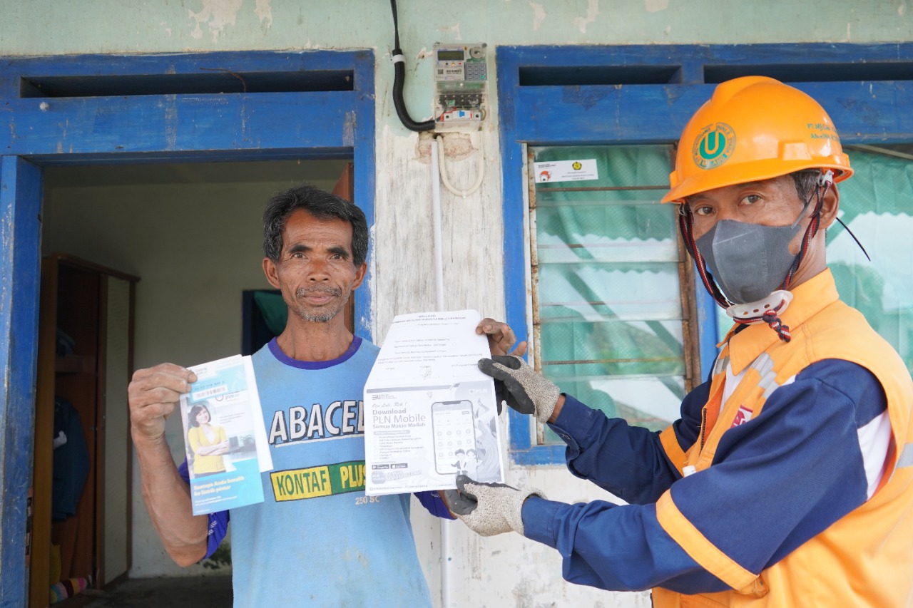 Merdeka Listrik, Sopi'i Tak Lagi Berbagi Meteran dengan Orang Tua Berkat Bantuan Pemerintah melalui PLN