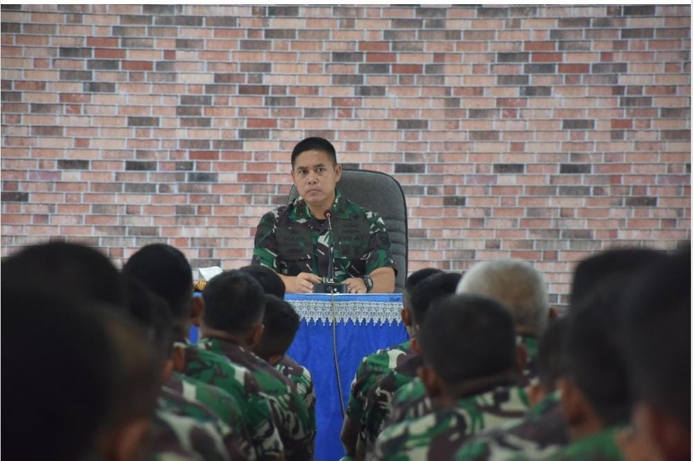 DANYON ARHANUD 2 MARINIR BERIKAN JAM KOMANDAN KEPADA SELURUH PRAJURIT PENJAGA LANGIT