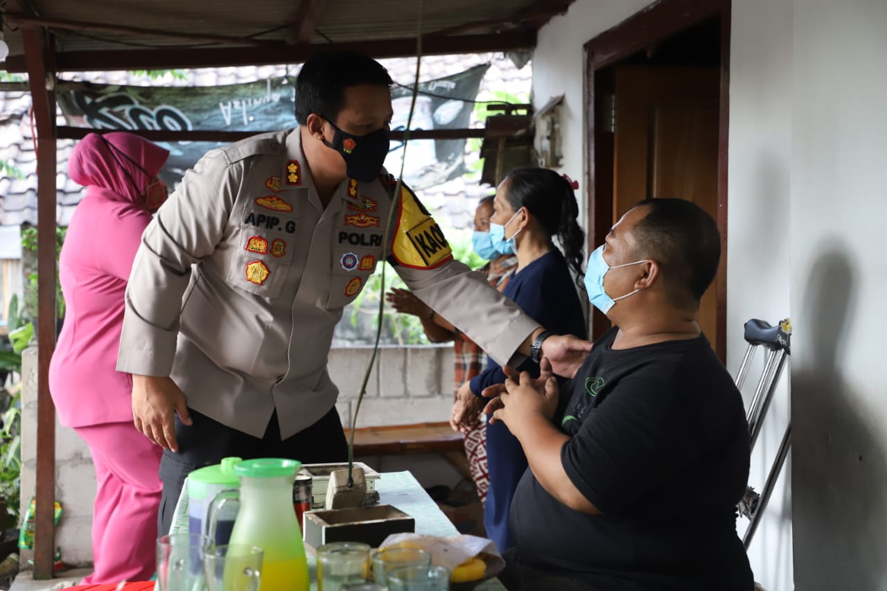 Senyum Bahagia Penyandang Difabel saat Bertemu Kapolres Mojokerto