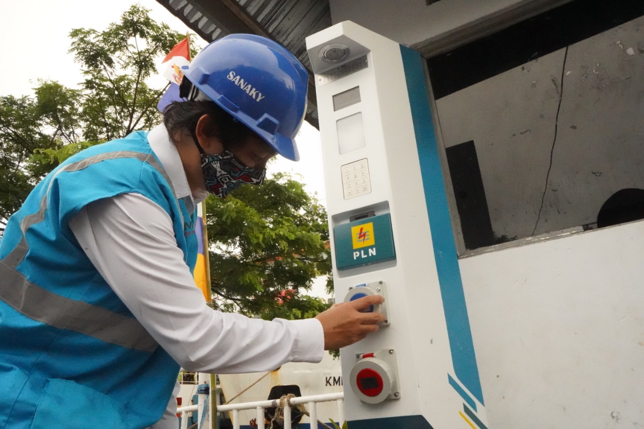 PLN Sulap Pelabuhan Pelindo Jadi Pelabuhan Hijau