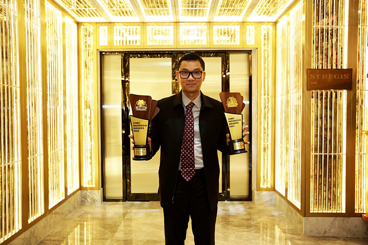 Jalankan Visi Menteri BUMN, Dirut PLN Dinobatkan Jadi CEO of The Year