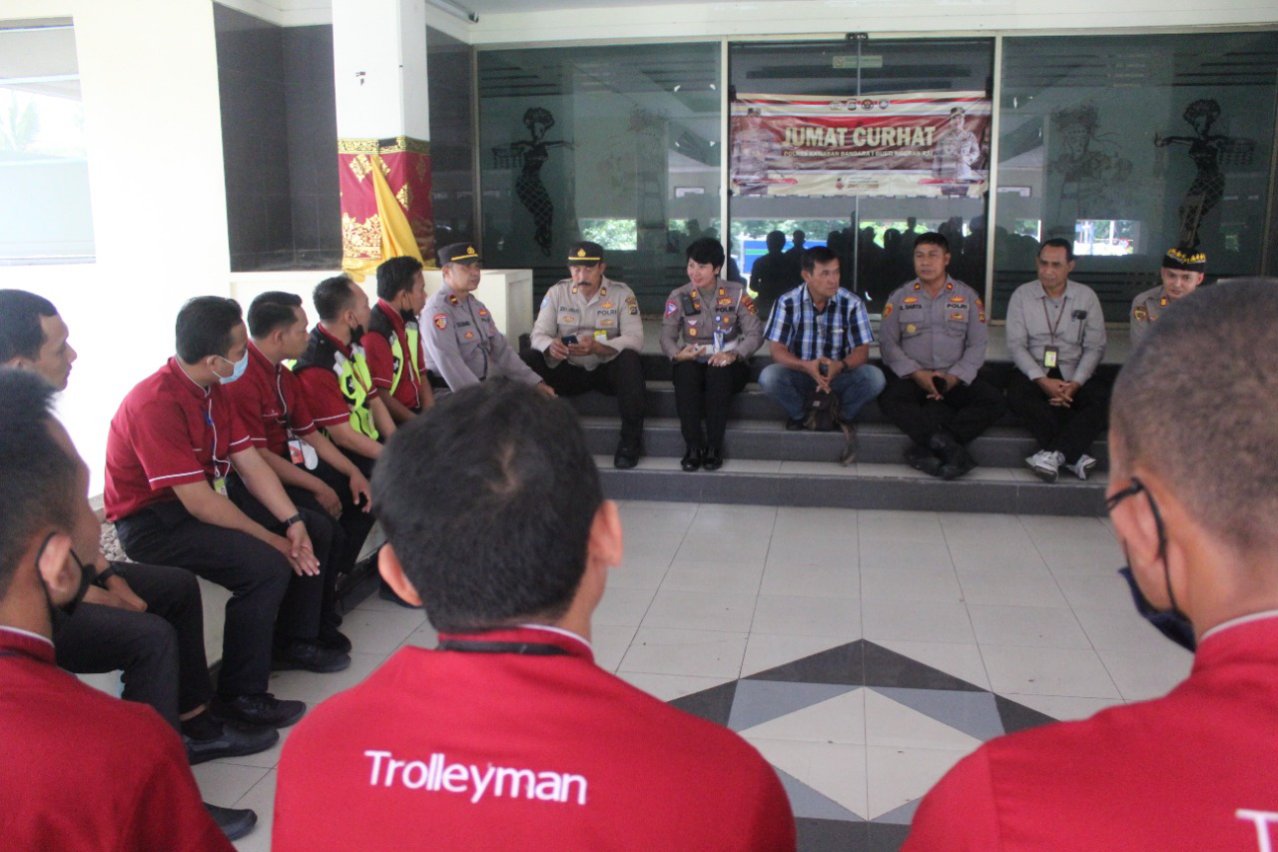 Karyawan Trolleyman Bandara Apresiasi Program Jumat Curhat Polres Bandara