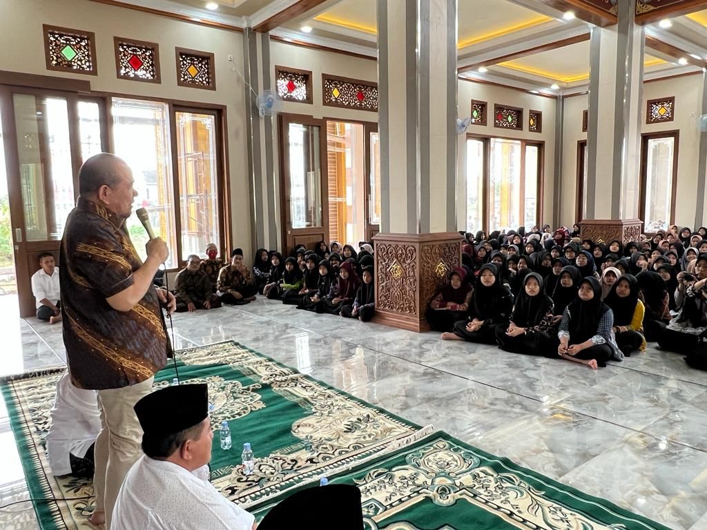 Kunjungi Pesantren Al Fatimah, LaNyalla Tegaskan Ulama Harus Ikut Tentukan Arah Perjalanan Bangsa