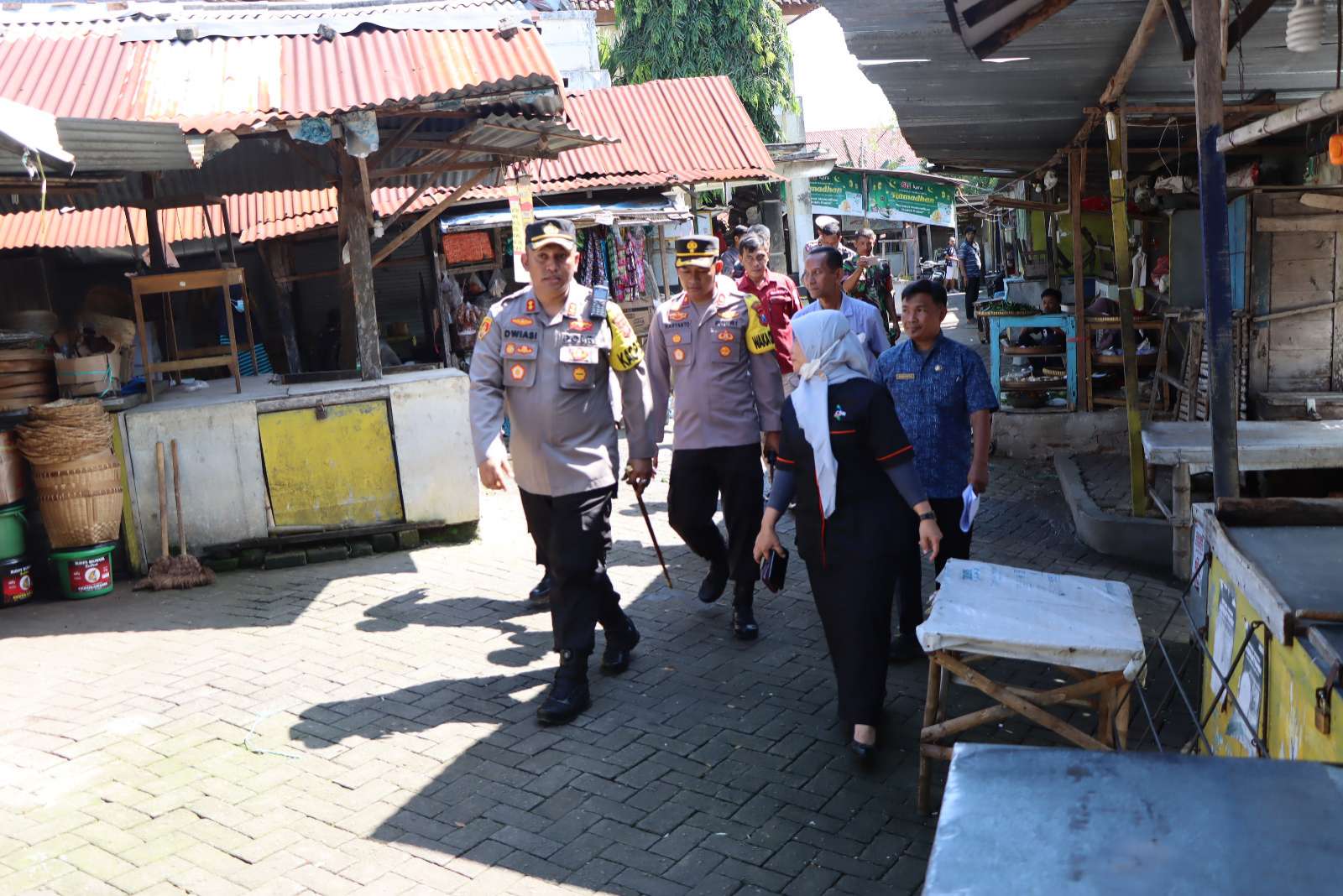 Patroli Dialogis, Kapolres Ngawi Blusukan ke Pasar Tradisional Jelang Ramadhan