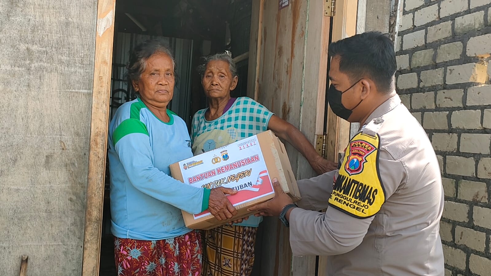 Polres Tuban Salurkan Bantuan Kemanusiaan Untuk Negeri