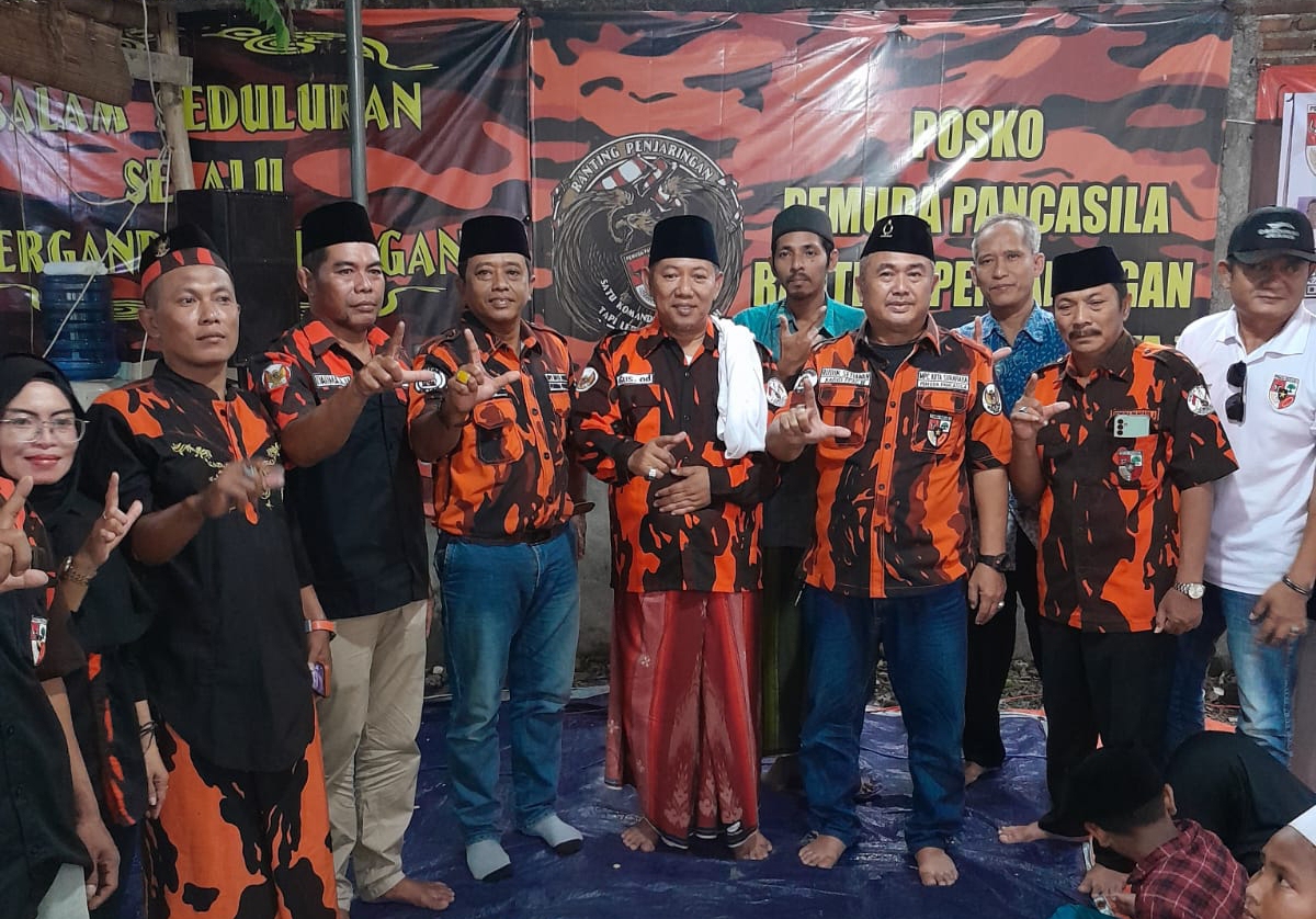 Indahnya Berbagi: Pemuda Pancasila Ranting Penjaringan Kota Surabaya Bagikan Takjil dan Santunan Anak Yatim