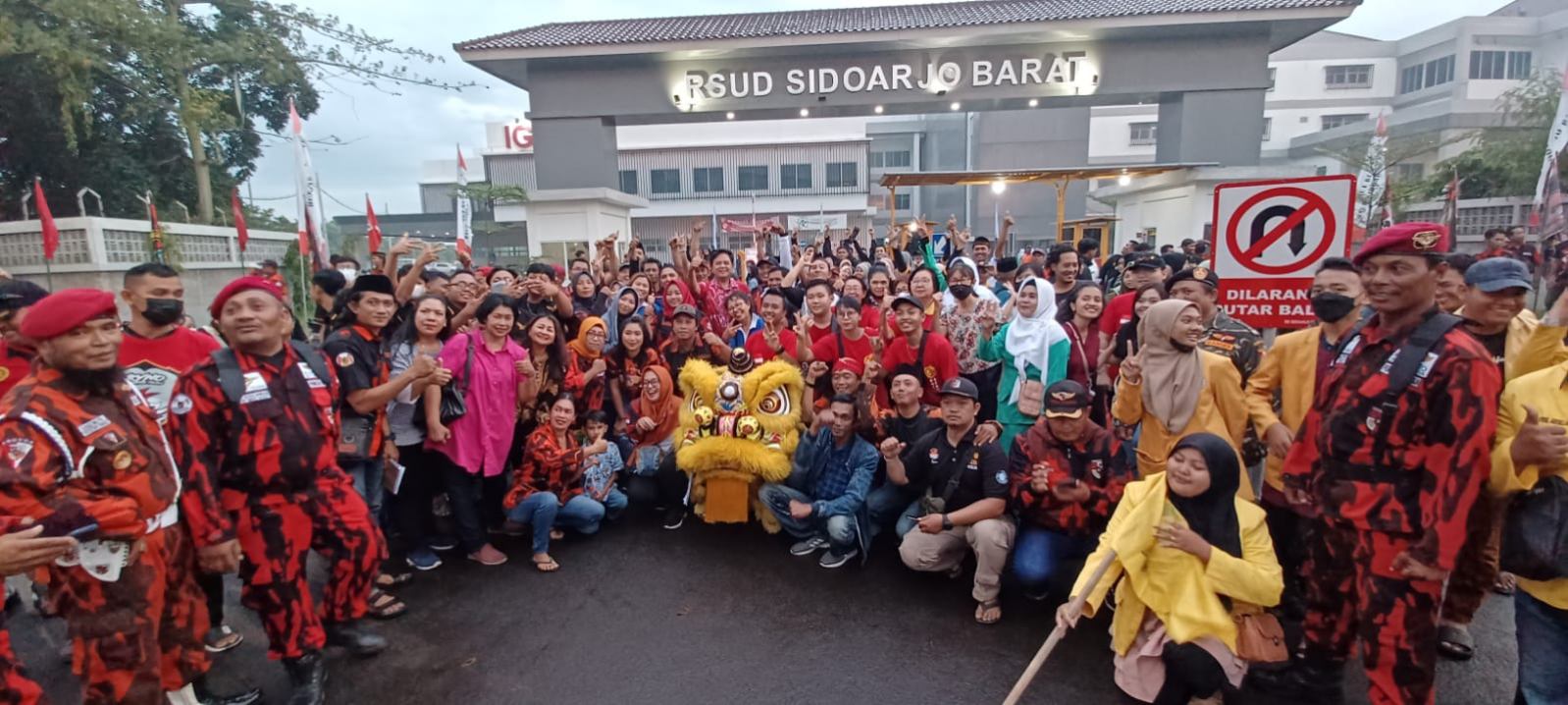 Pemuda Lintas Iman Krian, Bagi Bagi Takjil dan Santuni Anak Yatim di Bulan Ramadhan 2023