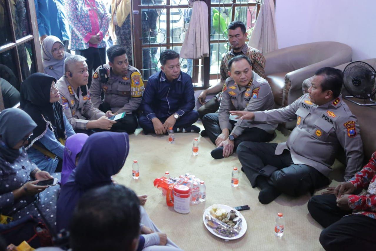 Jum'at Curhat dan Berkah Langkah Efektif Kapolda Jatim Dekat dengan Masyarakat