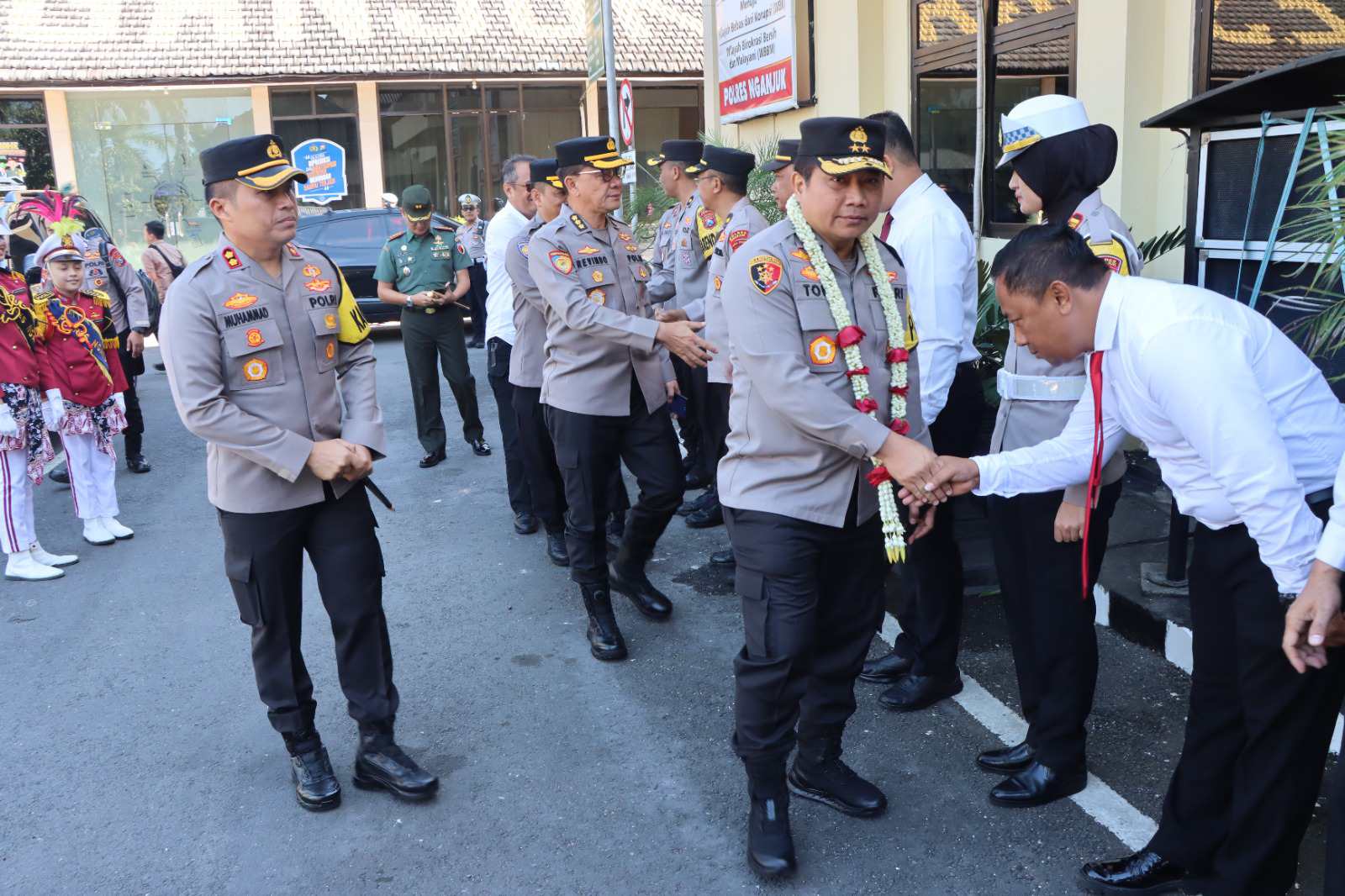 Berikan Motivasi Personel di Jajaran, Kapolda Jatim Kunjungi Polres Nganjuk
