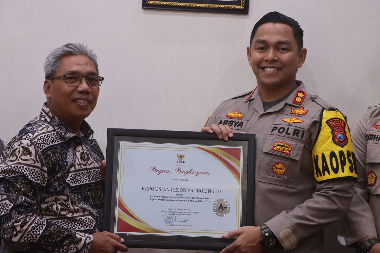Polres Probolinggo Terima Penghargaan Pelayanan Prima dari Kemenpan-RB