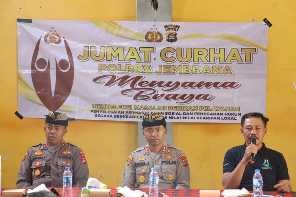 Jumat Curhat Menyame Braya Kapolres Jembrana Dengan Toga, Tomas dan Lembaga Masyarakat Desa Banyubiru