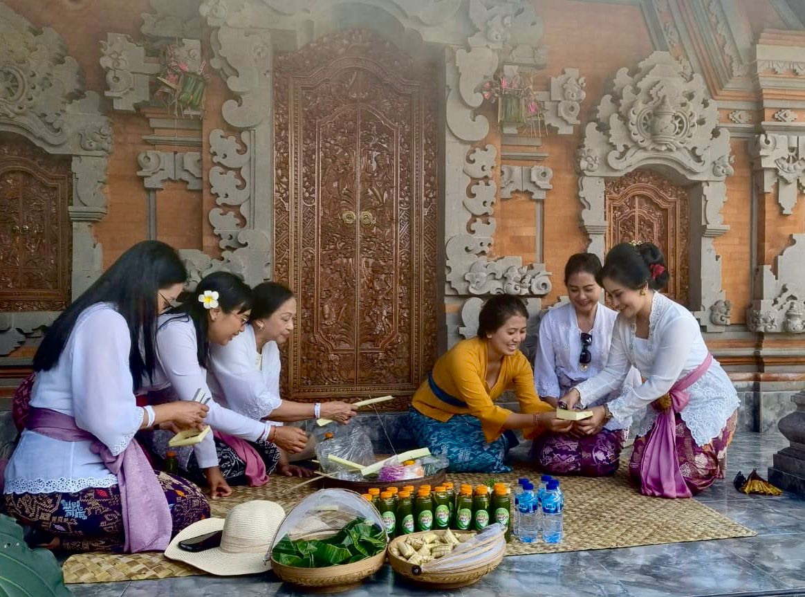 Spouse Program ASEAN Ministers on Energy Meeting ke-41 di Bali, Istri Dirut PLN Dukung Pelaku Kesenian Bali