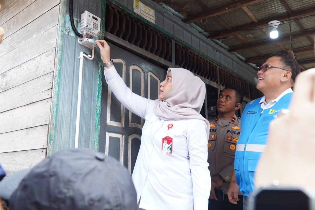 Program Donasi Ramadhan, Pegawai PLN Hadirkan Sambung Listrik Gratis bagi 2.533 Sambung Listrik Gratis