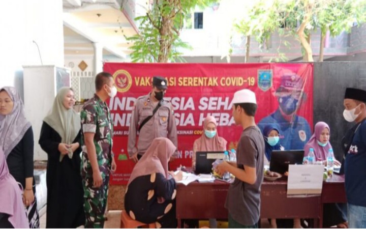 Satgas Covid Bersama Koramil Pajarakan Kawal Vaksinasi Di Pondok Pesantren 